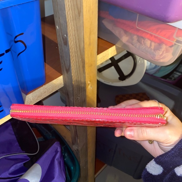 Pink wallet - Picture 2 of 2